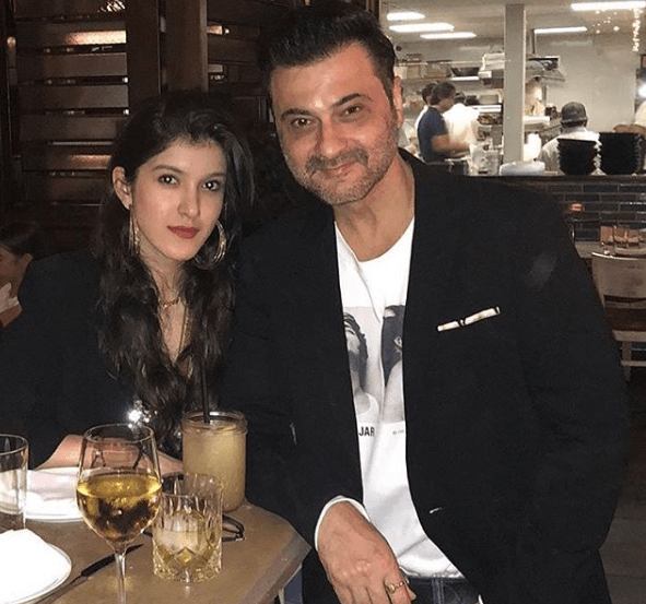 Shanaya Kapoor with father