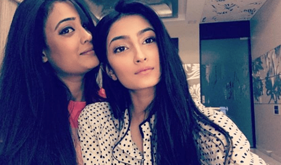 palak tiwari mother