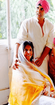 Akshay Kumar mother