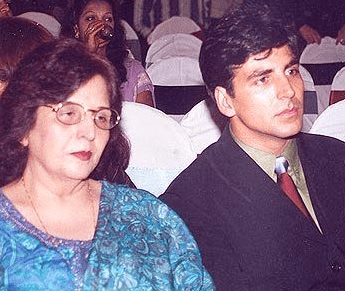 Akshay Kumar mother