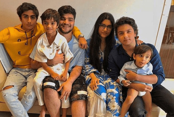 Ayaan Agnihotri cousins