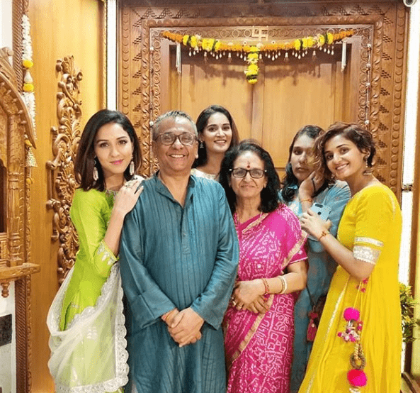 Neeti Mohan father and mother