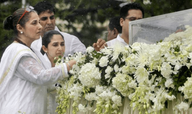 Rinke Khanna father's death